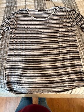 Laila Jayde Black and White Striped Short Sleeve Tee